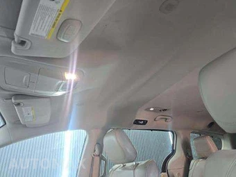 2017 Chrysler Pacifica Touring L 121.6" WB - miniatura 12