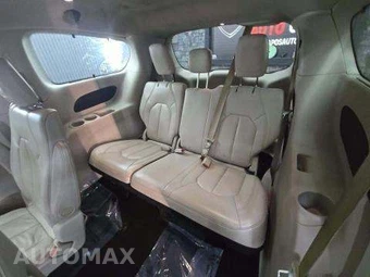 2017 Chrysler Pacifica Touring L 121.6" WB - miniatura 15