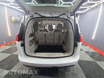 2017 Chrysler Pacifica Touring L 121.6" WB - miniatura 16