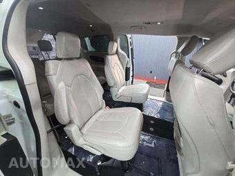 2017 Chrysler Pacifica Touring L 121.6" WB - miniatura 18