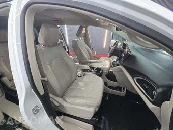2017 Chrysler Pacifica Touring L 121.6" WB - miniatura 20