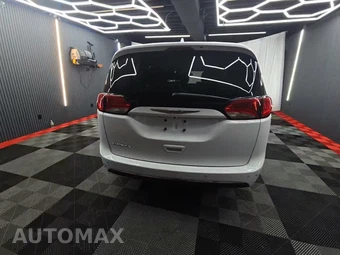 2017 Chrysler Pacifica Touring L 121.6" WB - miniatura 4