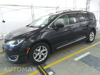2017 Chrysler Pacifica Touring L Plus 121.6" WB