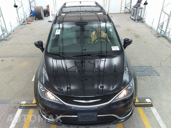 2017 Chrysler Pacifica Touring L Plus 121.6" WB – miniatura 2