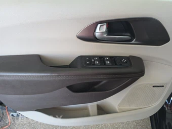 2017 Chrysler Pacifica Touring L Plus 121.6" WB – miniatura 9