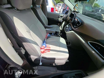 2017 Chrysler Pacifica Touring L Plus 121.6" WB – miniatura 19