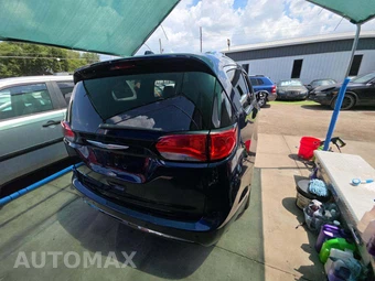 2017 Chrysler Pacifica Touring L Plus 121.6" WB – miniatura 3