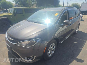 2017 Chrysler Pacifica Touring L Plus 121.6" WB
