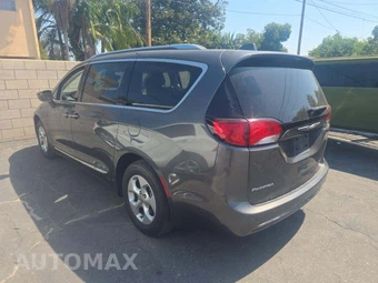 2017 Chrysler Pacifica Touring L Plus 121.6" WB – miniatura 2