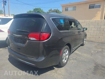 2017 Chrysler Pacifica Touring L Plus 121.6" WB – miniatura 3