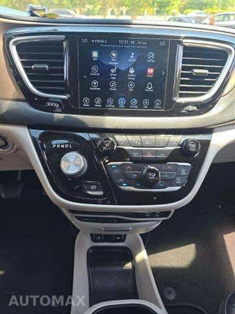 2017 Chrysler Pacifica Touring L Plus 121.6" WB – miniatura 10