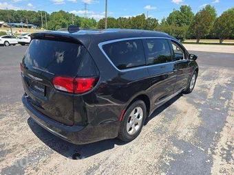 2017 Chrysler Pacifica Touring L Plus 121.6" WB – miniatura 3