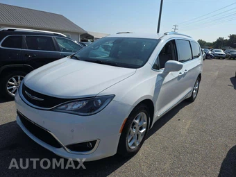 2017 Chrysler Pacifica Touring L Plus 121.6" WB