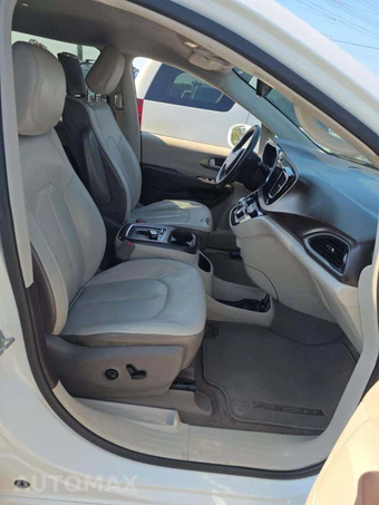 2017 Chrysler Pacifica Touring L Plus 121.6" WB - miniatura 19