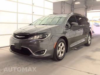 2017 Chrysler Pacifica Touring L Plus 121.6" WB