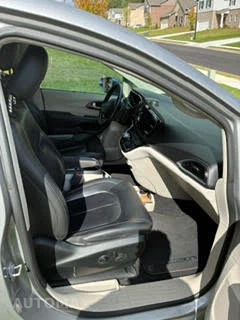 2017 Chrysler Pacifica Touring L Plus 121.6" WB - miniatura 6