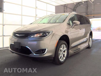 2017 Chrysler Pacifica Touring L Plus 121.6" WB