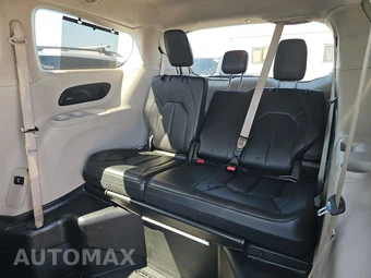 2017 Chrysler Pacifica Touring L Plus 121.6" WB - miniatura 13