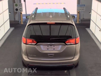 2017 Chrysler Pacifica Touring L Plus 121.6" WB - miniatura 5