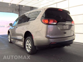 2017 Chrysler Pacifica Touring L Plus 121.6" WB - miniatura 6