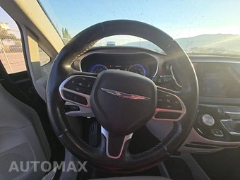 2017 Chrysler Pacifica Touring L Plus 121.6" WB - miniatura 10