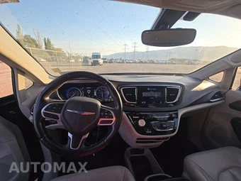 2017 Chrysler Pacifica Touring L Plus 121.6" WB - miniatura 11