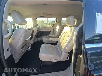 2017 Chrysler Pacifica Touring L Plus 121.6" WB - miniatura 13