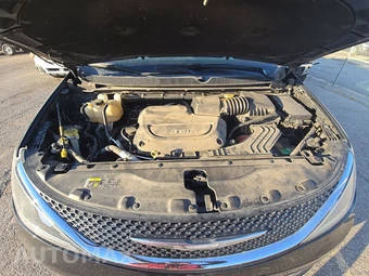2017 Chrysler Pacifica Touring L Plus 121.6" WB - miniatura 15