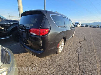 2017 Chrysler Pacifica Touring L Plus 121.6" WB - miniatura 4