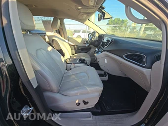 2017 Chrysler Pacifica Touring L Plus 121.6" WB - miniatura 8
