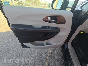 2017 Chrysler Pacifica Touring L Plus 121.6" WB - miniatura 9