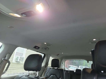 2017 Chrysler Pacifica Touring L Plus 121.6" WB - miniatura 11