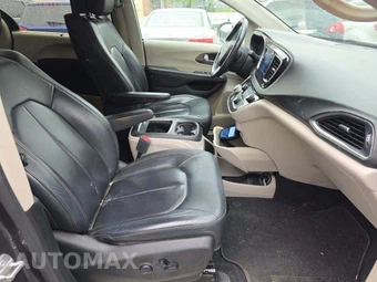 2017 Chrysler Pacifica Touring L Plus 121.6" WB - miniatura 19