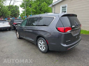 2017 Chrysler Pacifica Touring L Plus 121.6" WB - miniatura 2