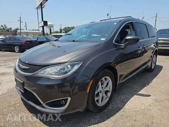 2017 Chrysler Pacifica Touring L Plus 121.6" WB