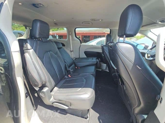 2017 Chrysler Pacifica Touring L Plus 121.6" WB – miniatura 17