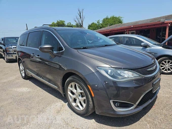 2017 Chrysler Pacifica Touring L Plus 121.6" WB – miniatura 2