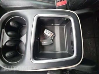 2017 Chrysler Pacifica Touring L Plus 121.6" WB – miniatura 5