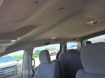 2017 Chrysler Pacifica Touring Plus 121.6" WB – miniatura 11