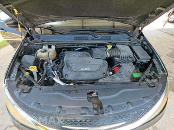 2017 Chrysler Pacifica Touring Plus 121.6" WB – miniatura 29