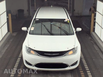 2017 Chrysler Pacifica Touring Plus 121.6" WB - miniatura 2