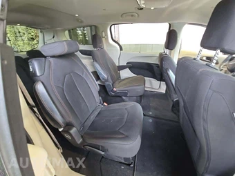 2017 Chrysler Pacifica Touring Plus 121.6" WB – miniatura 17