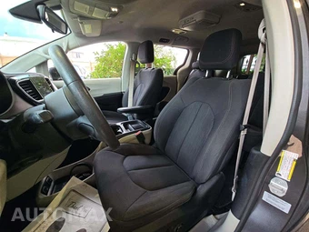 2017 Chrysler Pacifica Touring Plus 121.6" WB – miniatura 6