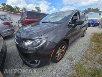 2017 Chrysler Pacifica Touring Plus 121.6" WB