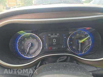 2017 Chrysler Pacifica Touring Plus 121.6" WB – miniatura 9