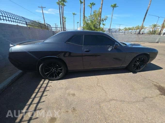 2017 Dodge Challenger R/T – miniatura 4