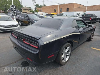 2017 Dodge Challenger R/T – miniatura 3
