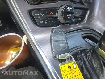 2017 Dodge Challenger SXT - miniatura 8