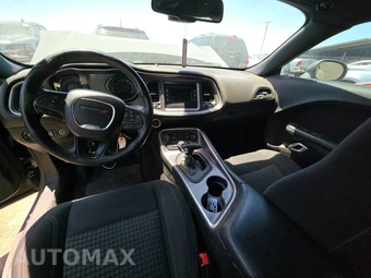 2017 Dodge Challenger SXT - miniatura 11