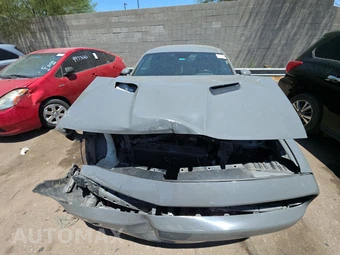 2017 Dodge Challenger SXT - miniatura 2